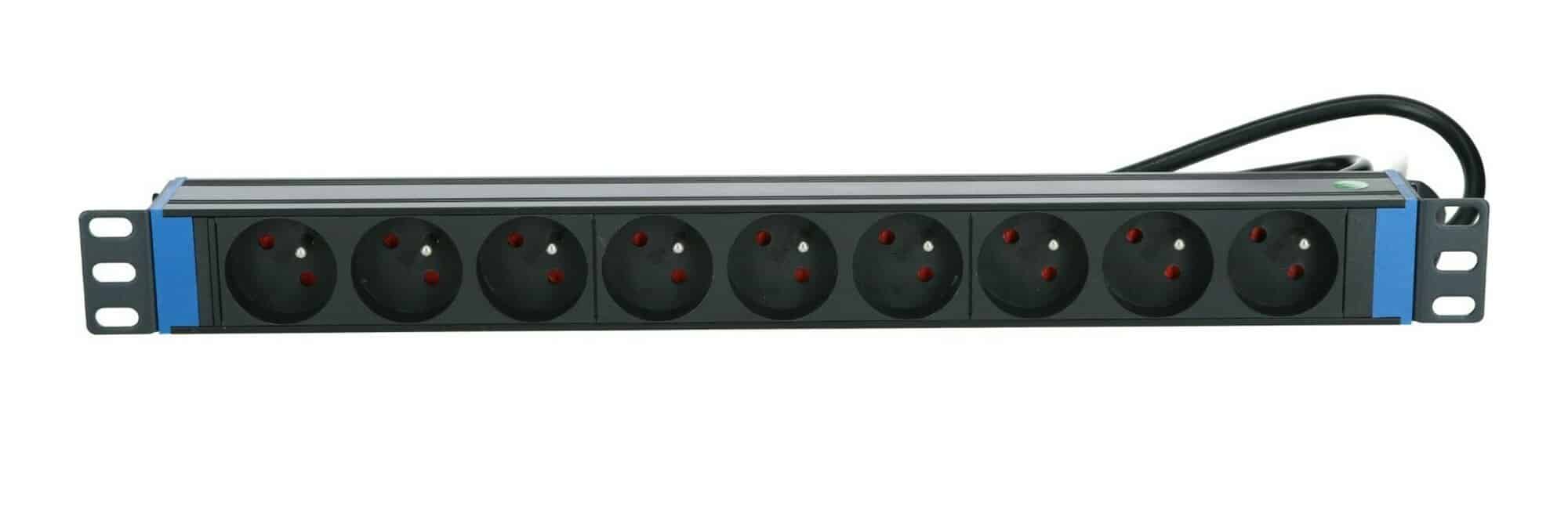 product_DS-9PDU-PE_K002779_mainimage_c73193b4-8316-4491-ad75-135146d2a72f