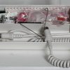 Silver Reed SK840 strikkemaskine: Basispakke med tilbehør, elektronisk strikkemaskine, inklusive kabler og værktøj.