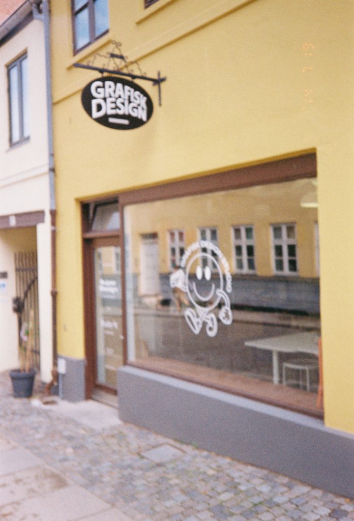 Studio 4K har kontor midt i byen Roskilde. Her laver vi grafisk design, branding, konceptudvikling og kampagner.
