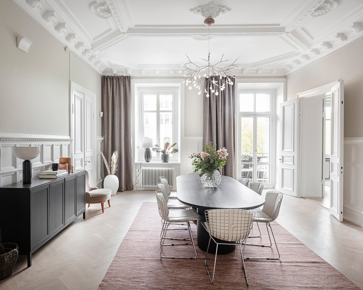 Gubi, englesson, New works Kixu lamp, mategot, moon table, heracleum, linie design,