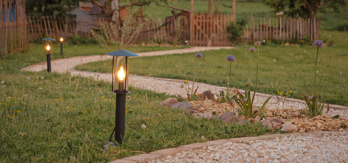 Gartenbeleuchtung mit dem Plug & Shine System von Paulmann Garten Garteninspiration Gartenbeleuchtung Beleuchtung Gardening Gardeninspo Gardenlove traumgarten mediterraner gartenstil
