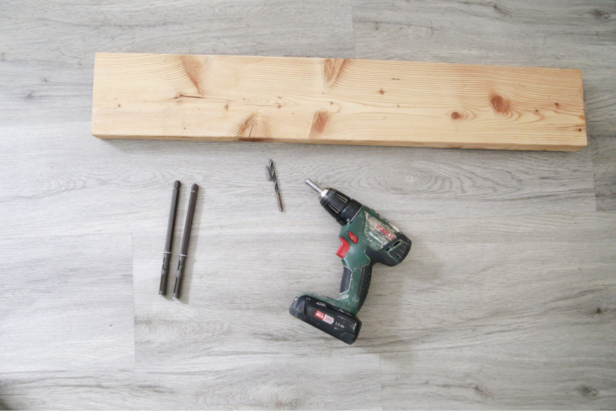 DIY - Massivholz Wandregal ohne sichtbare Träger selber bauen