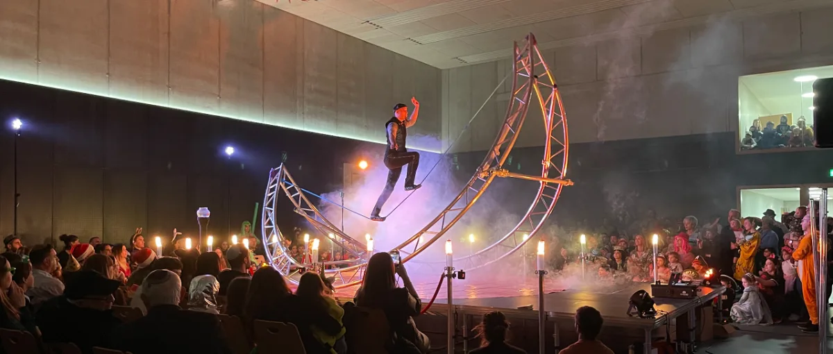 Seiltanz Show – Balance-Akrobatik von SuperShow, Act-Karte