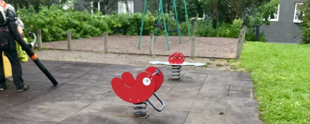 efter renovering av lekplats