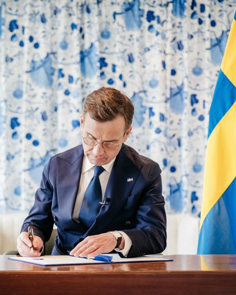 رئيس وزراء السويد يبيع منزله الفاخر
