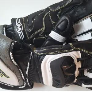 Mass Sports Ultra Race Handskar - Vit.Svart