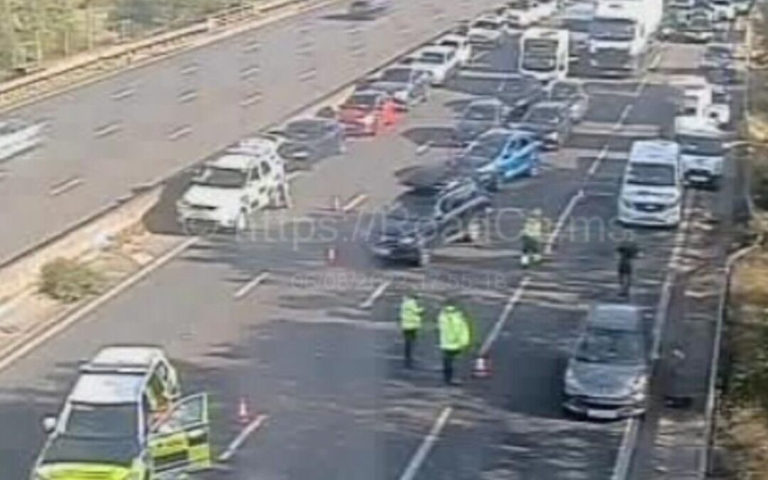 M5 traffic latest: Police stop all traffic on route after crash – images show huge queues | UK | News