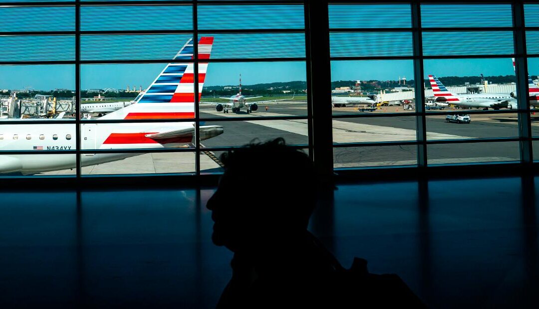 Airlines cancel more than 600 US flights and delay thousands more Saturday