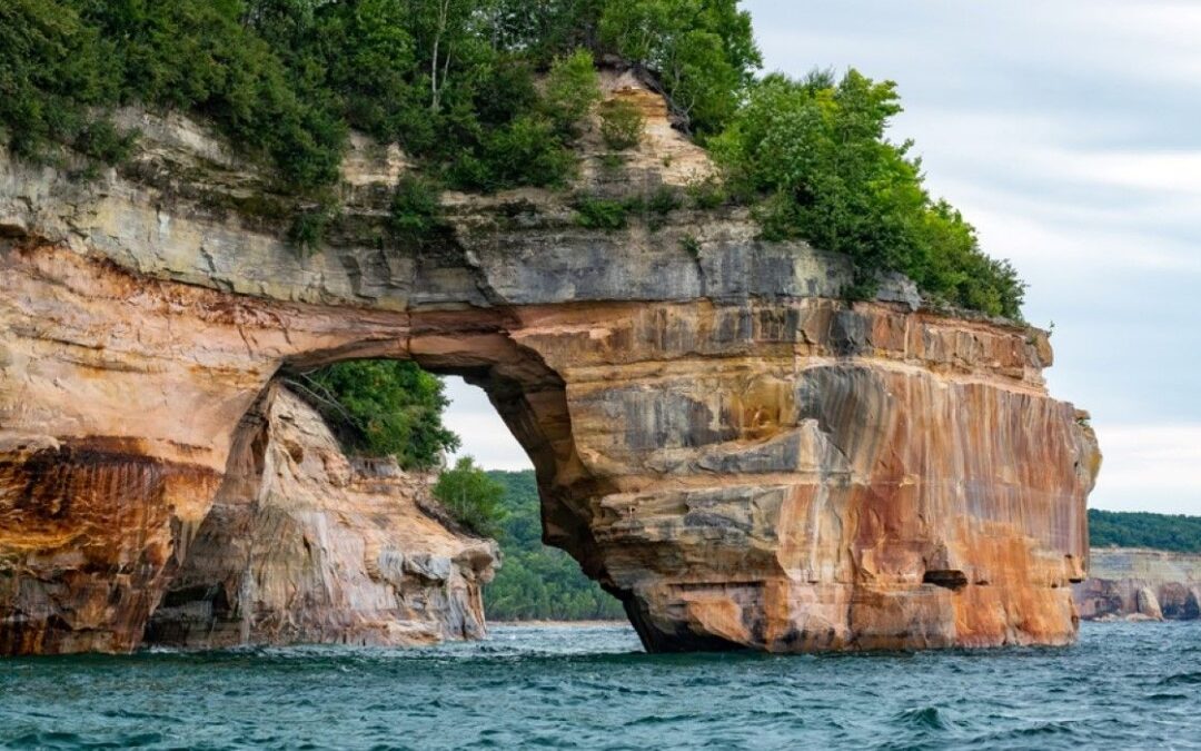 Here’s How To See Pictured Rocks Without A Boat