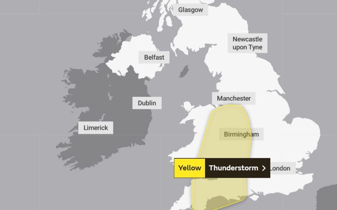 UK weather: Travel delays and flooding likely as thunderstorm warning declared | UK News