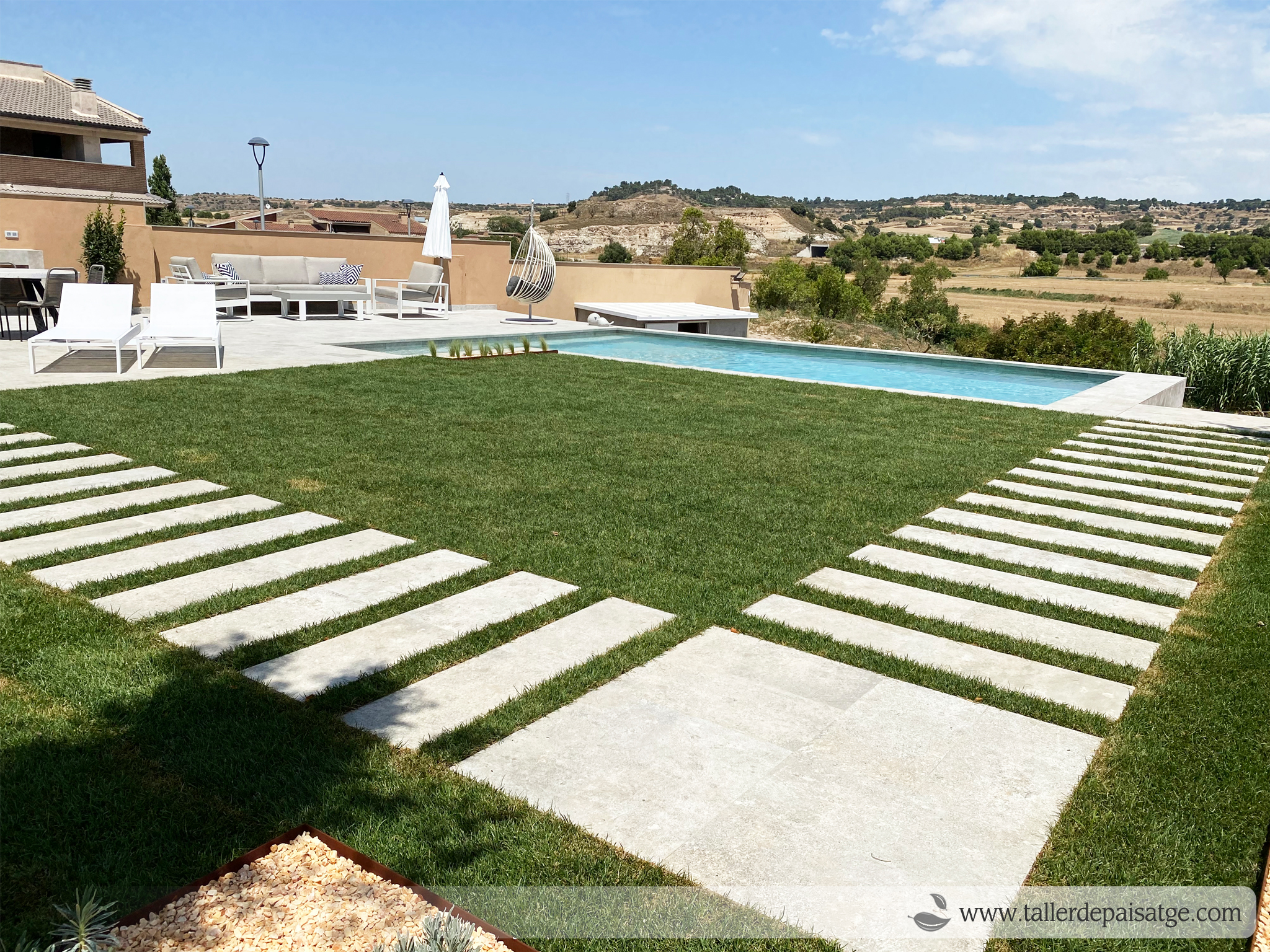 139.- Jardí i Piscina St.Pere (5)