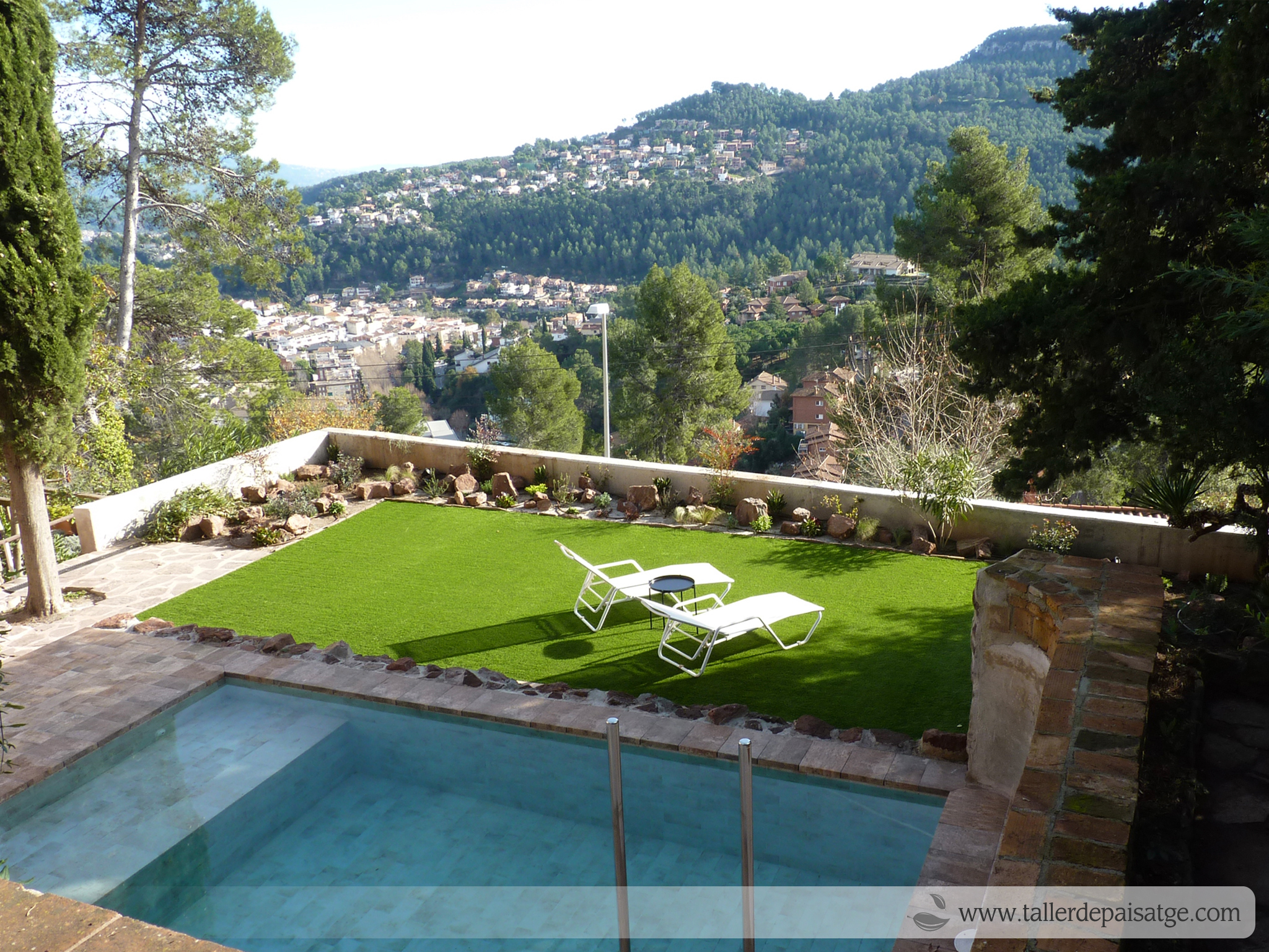 153.- Jardí i Piscina corbera (11)