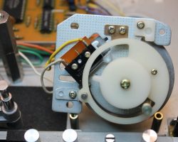 Worn microswitch tape tensioner Pioneer RT-909 Pioneer RT-909 tape tensioner microswitch