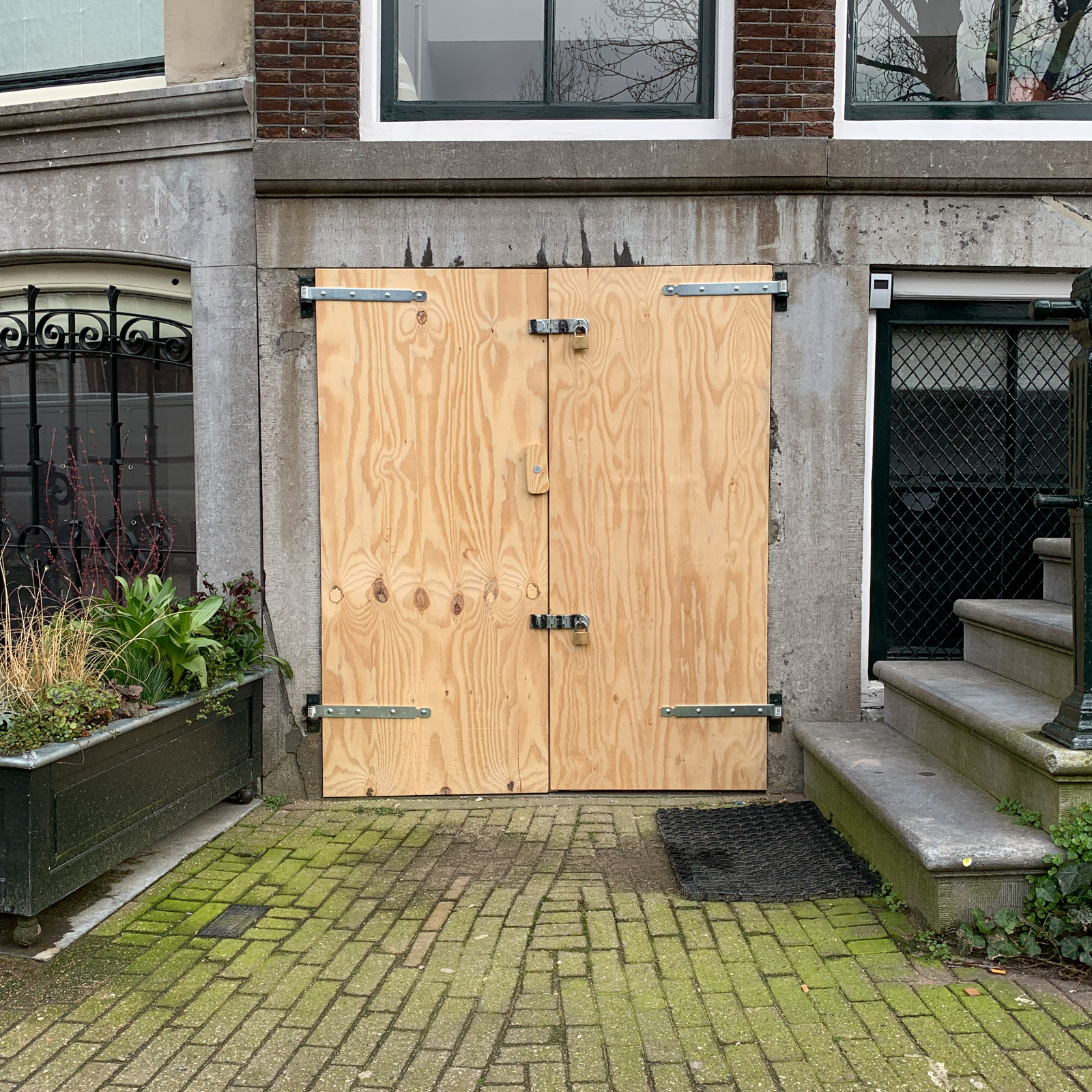 temporary-design-door-16