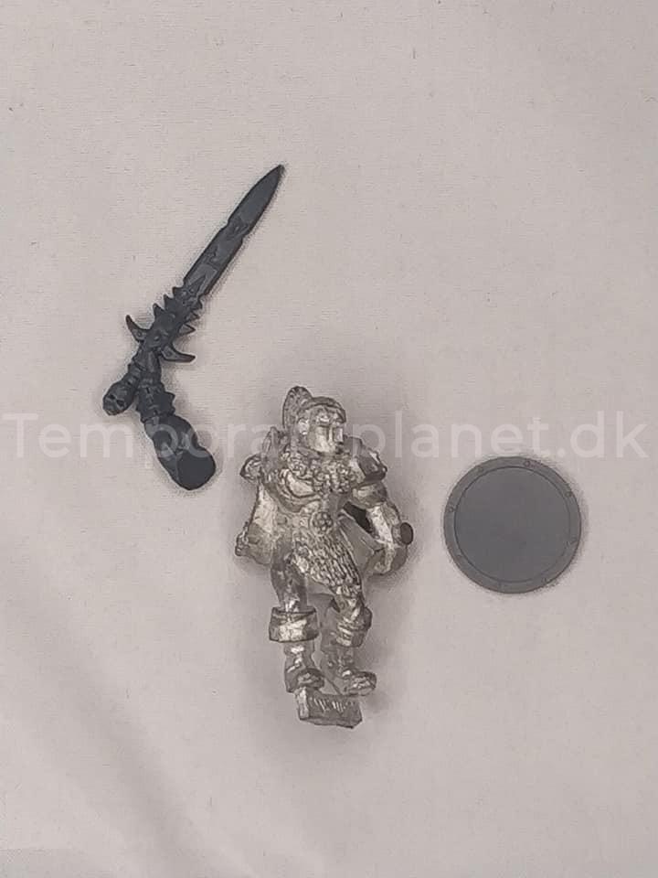 Bearmen of Urslo Standard Dogs of War 1998 Metal Warhammer Fantasy AoS Age of Sigmar Games Workshop Champion Chaos Marauder