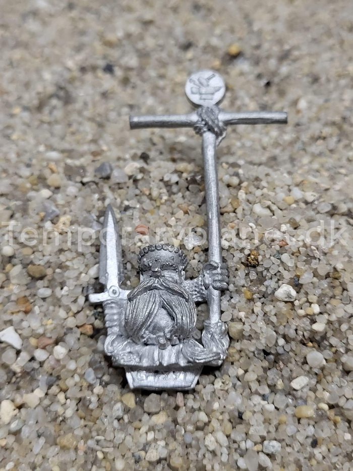 Dwarf Standard Bearer 1 1992 Warhammer Fantasy Games Workshop The Old World