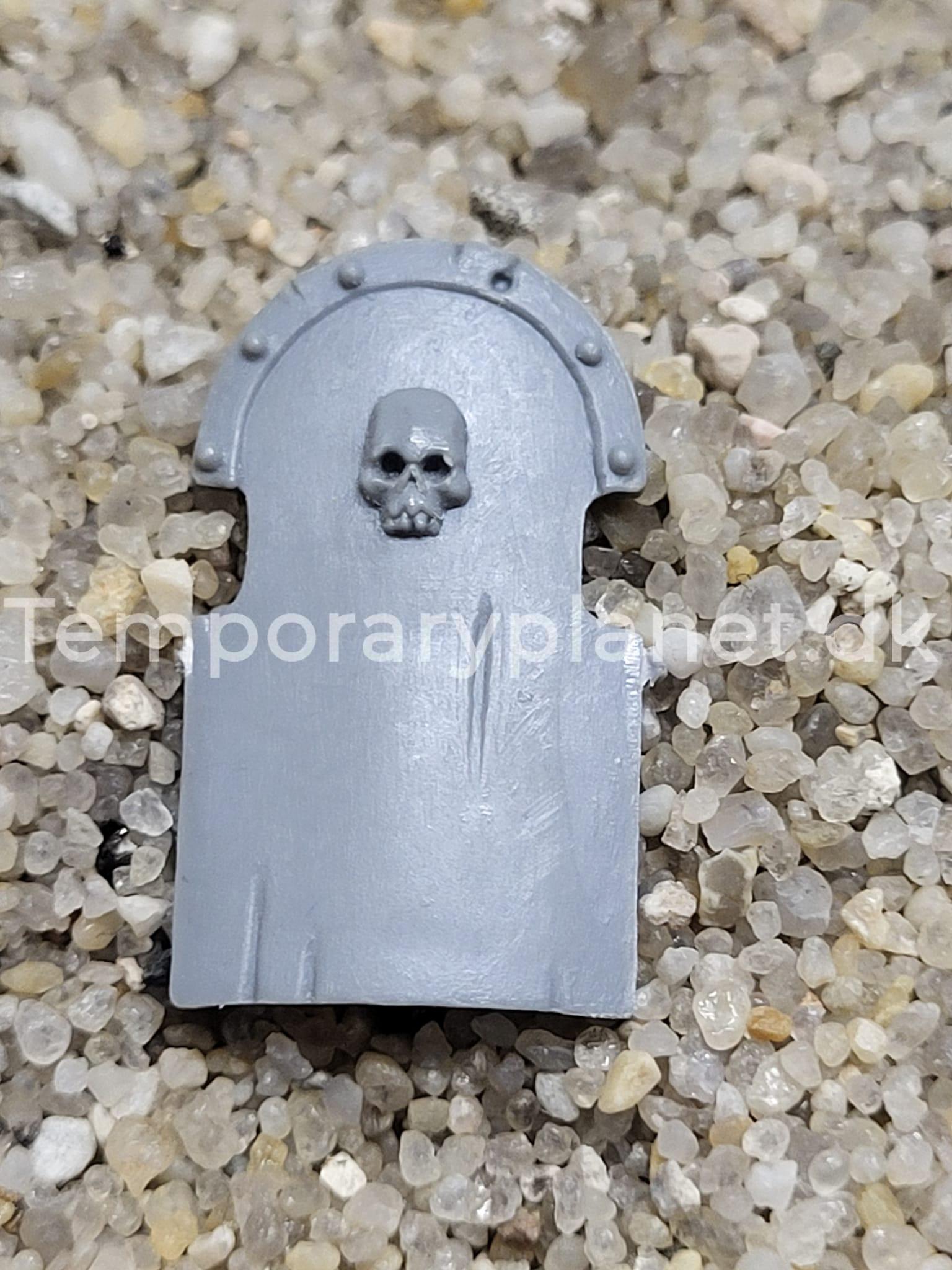 Tomb King Shield 2003 Undead Warhammer Fantasy Games Workshop H
