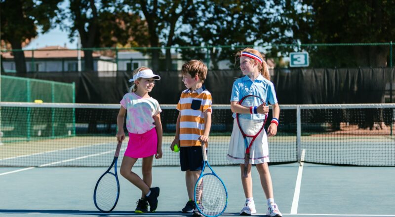Tennis für Kinder: Welches Alter ist perfekt zum Einstieg?