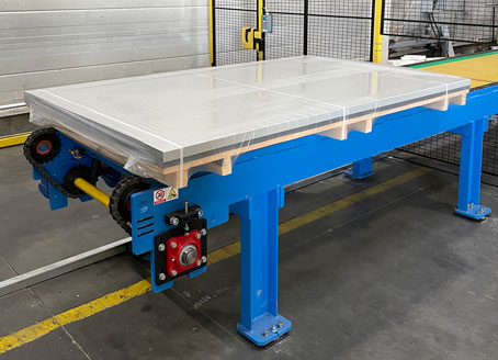 6-sided packaging of pallets with heavy steel plates.