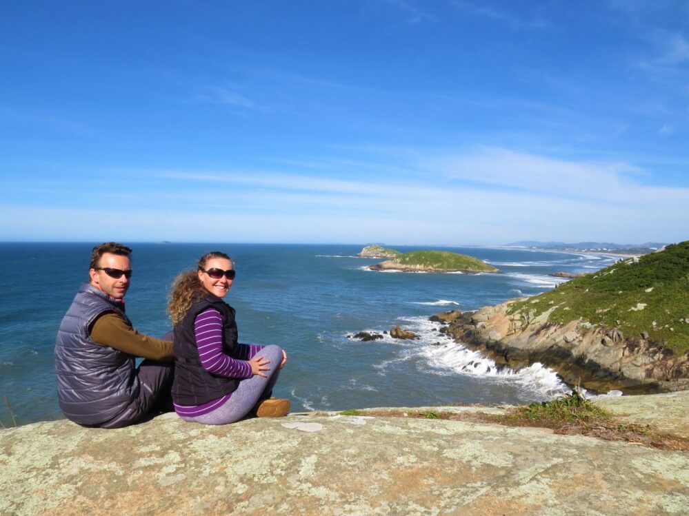 Fabio en Maris aan de kust in Brazilië