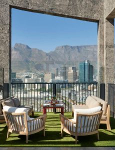 600x650-The-Silo_Cape-Town_SouthAfrica_0007_440836-rooftop-dining.jpg