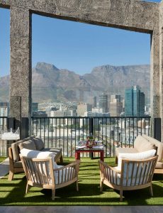 750x600-The-Silo_Cape-Town_SouthAfrica_0007_440836-rooftop-dining.jpg