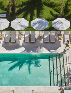 pool-four-seasons-miami-surf-club