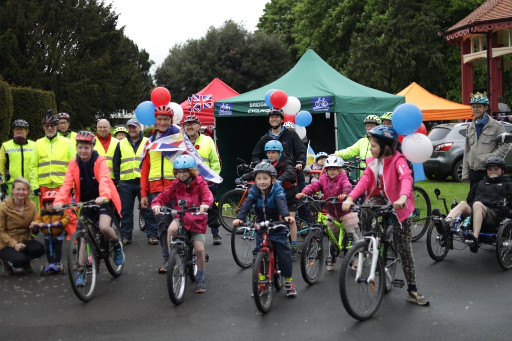 riders ready to set off from Blake Gardens