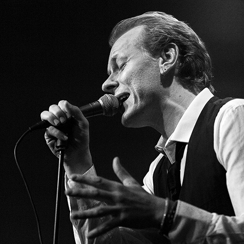Michael Saxe is the lead vocalist in the BOWIE tribute