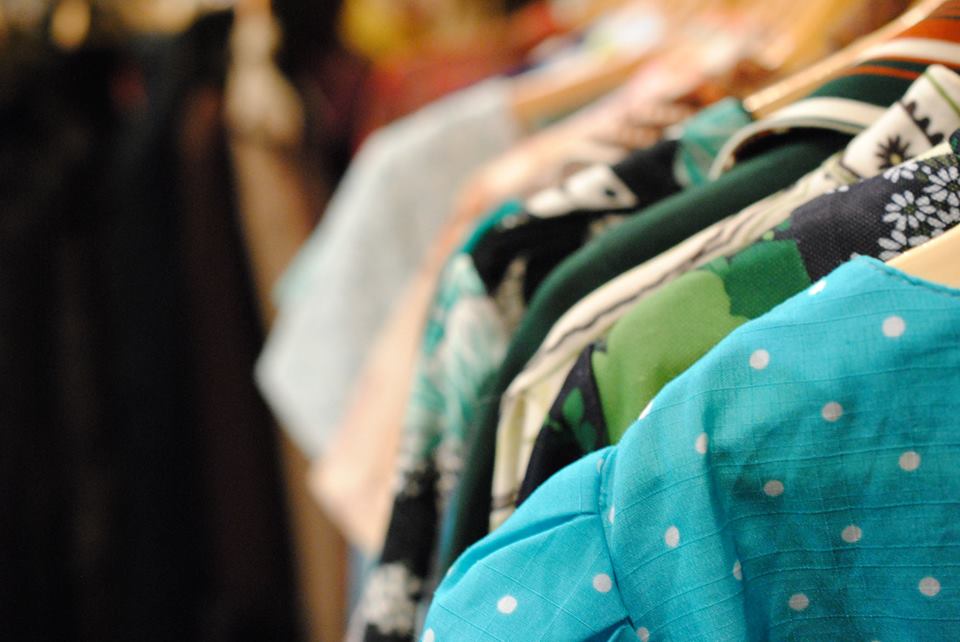 How to: A guide to vintage shopping on a budget – The Linc