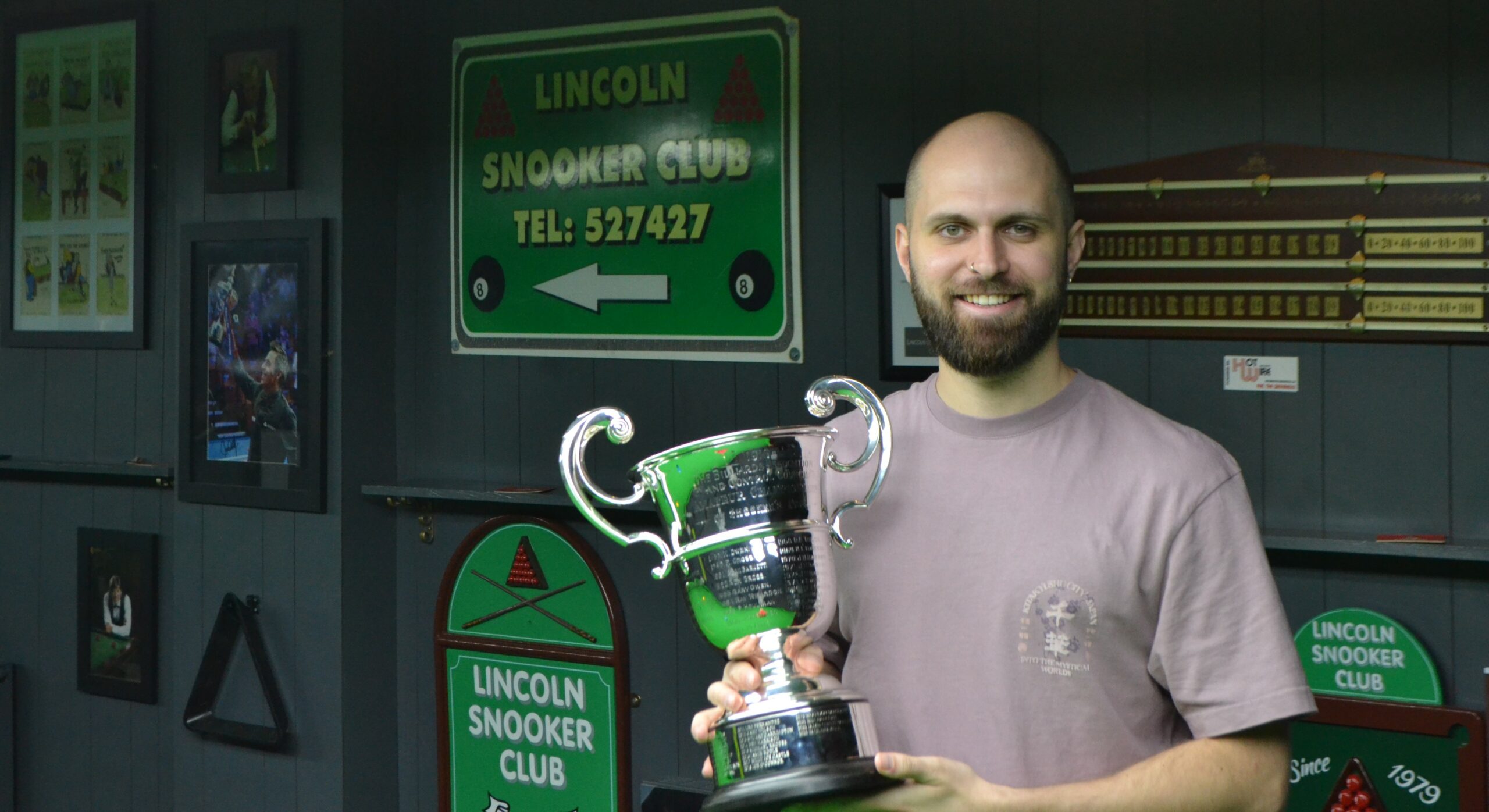 Lincoln snooker player Steven Hallworth