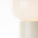 Bordlampe Daeny med glasskjerm, beige