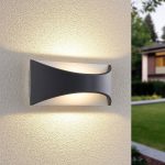 Lindby Mathea utendørs LED-vegglampe, lengde 30 cm