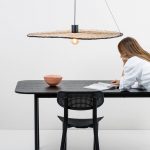 Costas pendellampe, vippbar rottingskjerm, Ø 100 cm