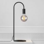 Bordlampe Paco i minimalistisk stil