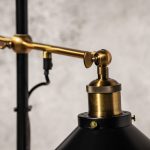 Gulvlampe Lenius med bevegelig skjerm