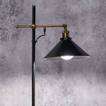 Gulvlampe Lenius med bevegelig skjerm