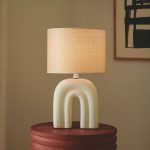 Haze bordlampe, keramikk, tekstilskjerm, beige