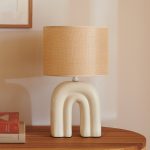 Haze bordlampe, keramikk, tekstilskjerm, beige