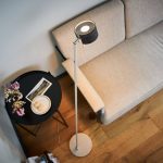 LED-gulvlampe CAI, dimbar, grafitt/off-white