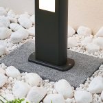LED-sokkellampe Mhairi, kantet, mørk grå, 50 cm