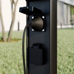 Lucande LED-sokkelampe Corban, 2 stikkontakter, aluminium