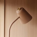 Northern Me dim LED-gulvlampe dimbar beige