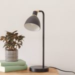 Tidløs bordlampe Ray for skrivebordet