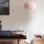 UMAGE Eos medium gulvlampe rosa stamme, hvit