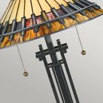 Bordlampe Chastain med skjerm i Tiffany-stil