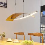 LED-hengelampe Marija, panel vannrett, gull