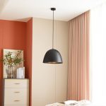 Lucande pendellampe Delarion, svart/messing, aluminium