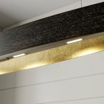 Svart LED-hengelampe Lio med gulldekor