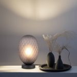 Facette bordlampe, r⌀ykgrå, h⌀yde 29 cm, glass, E27